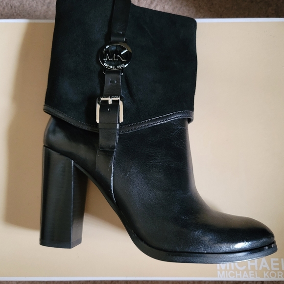 Michael Kors Fulton Bootie - Picture 1 of 3